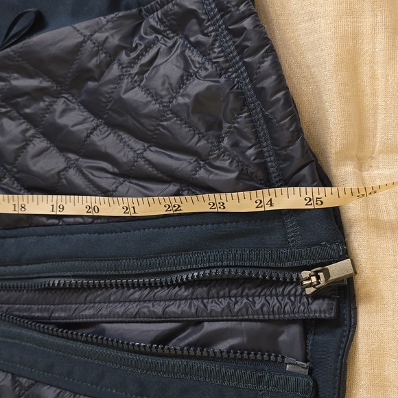 Athleta Women's Dark Green Quilted Puffer Jacket - Picture 12 of 16